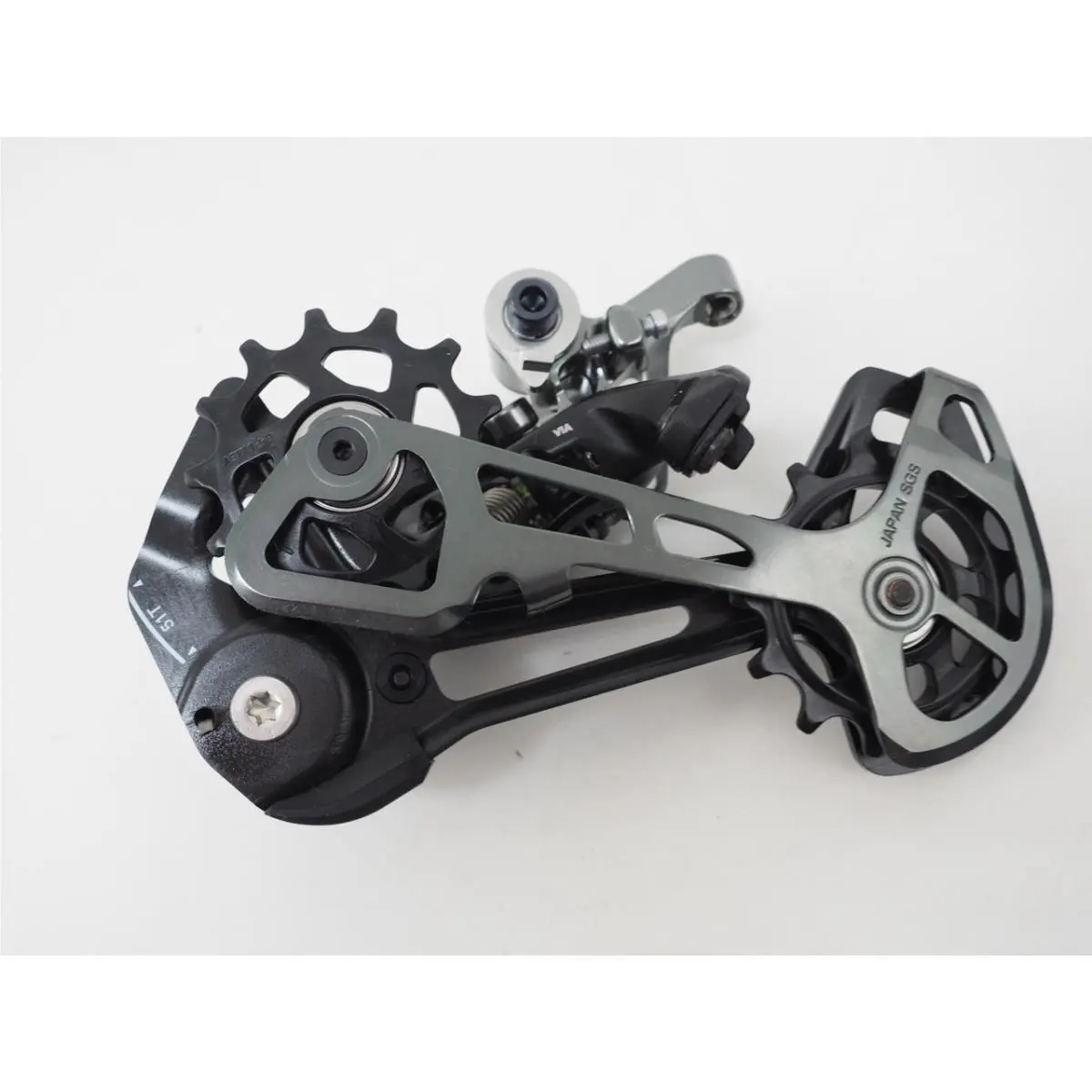 Shimano  - Black 4