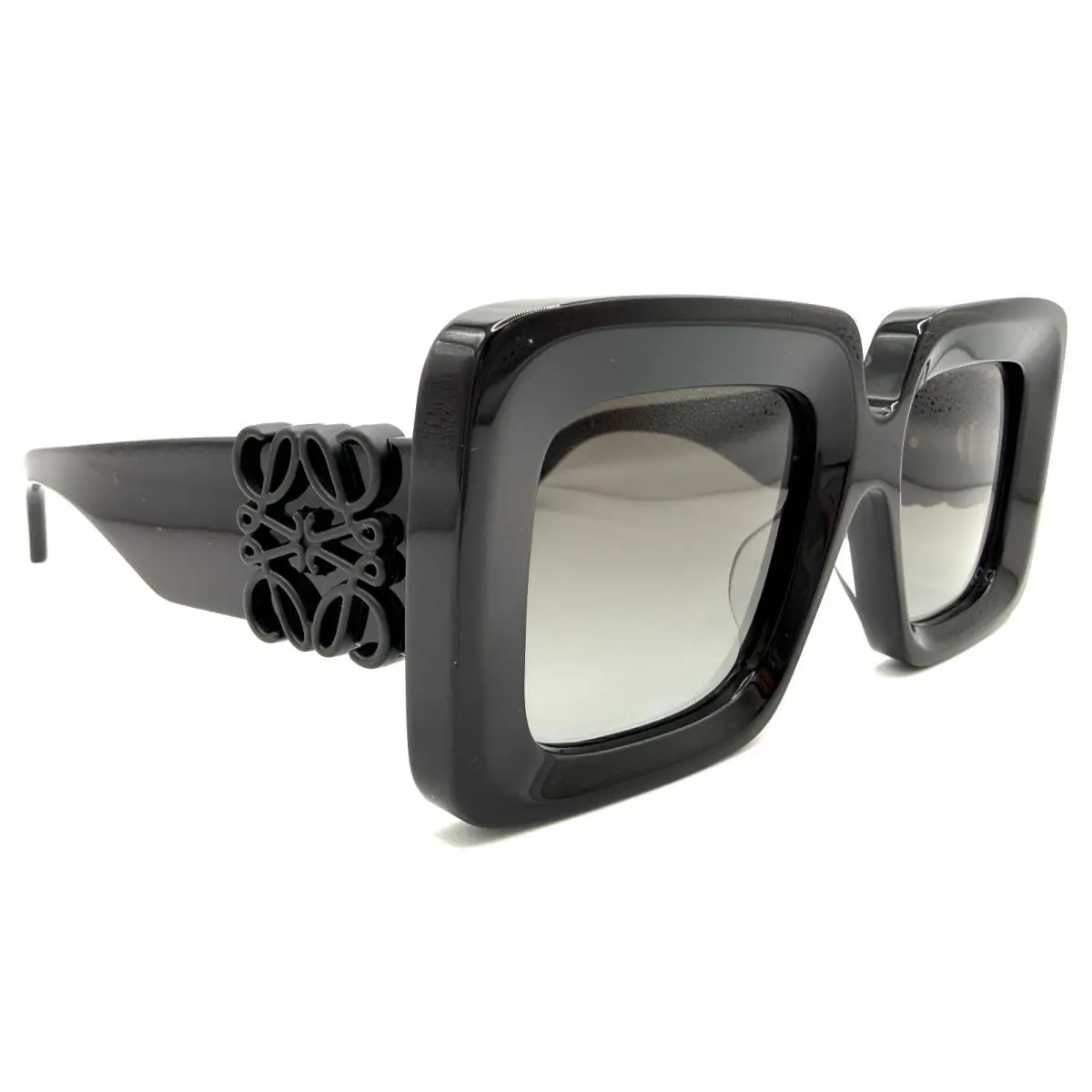 LW40176U LW 40176U 01B Black/gradient Sunglasses 51-21-145 by Loewe