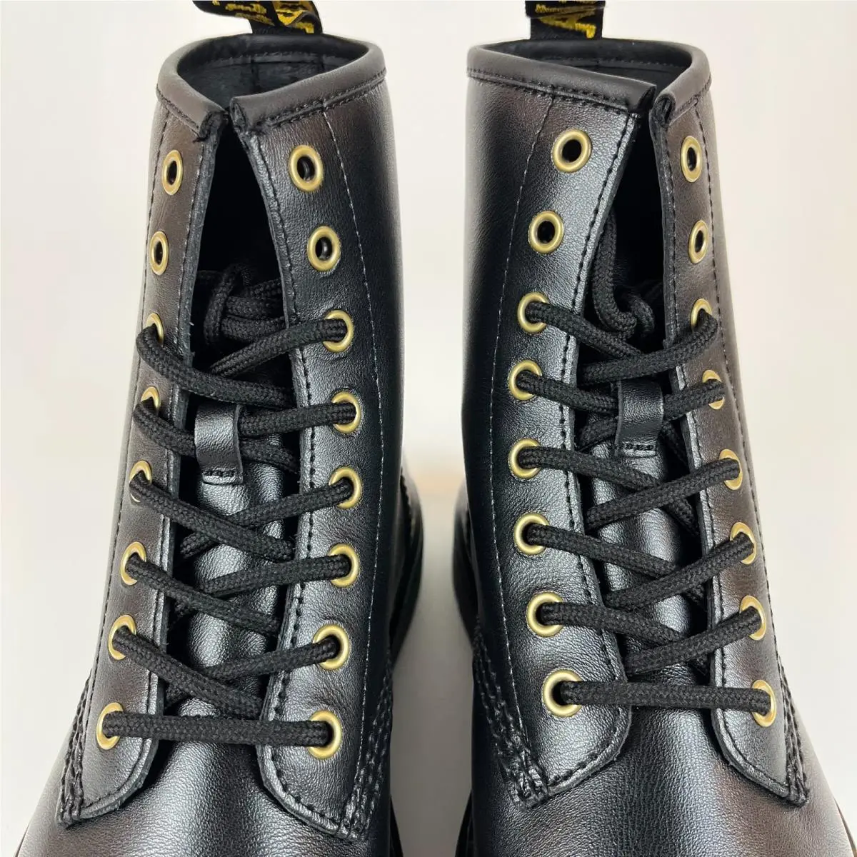 Dr. Martens shoes - Dr. Martens Airwair - Martens Airwair - 26132001 - Black 10