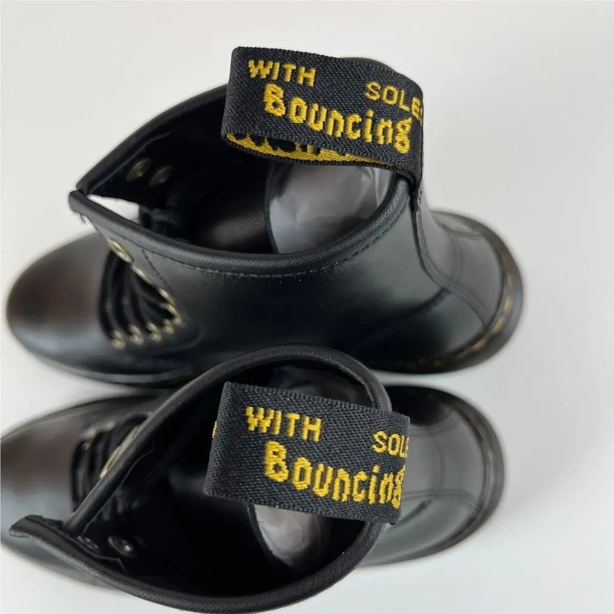 Dr. Martens shoes - Dr. Martens Airwair - Martens Airwair - 26132001 - Black 4