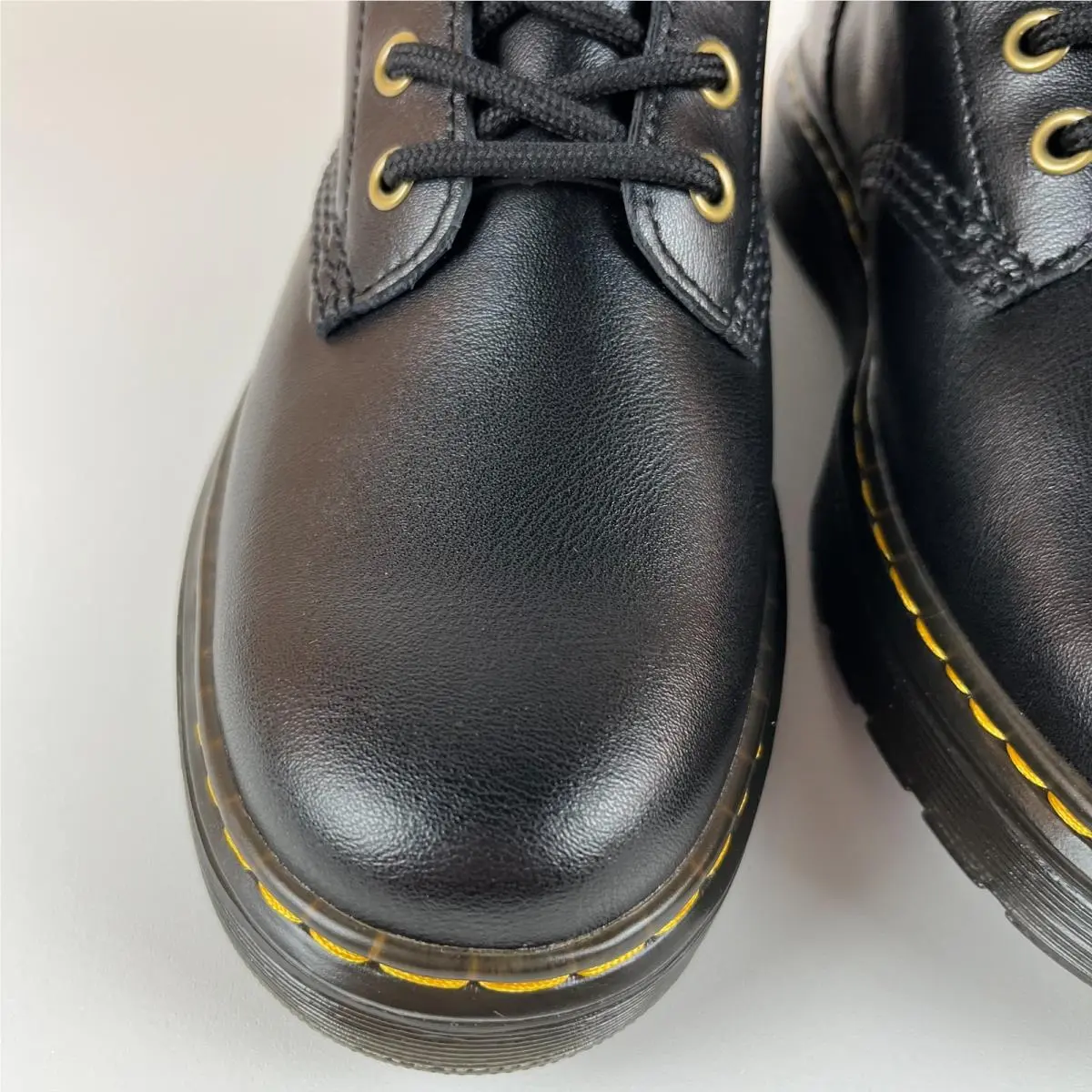 Dr. Martens shoes - Dr. Martens Airwair - Martens Airwair - 26132001 - Black 5