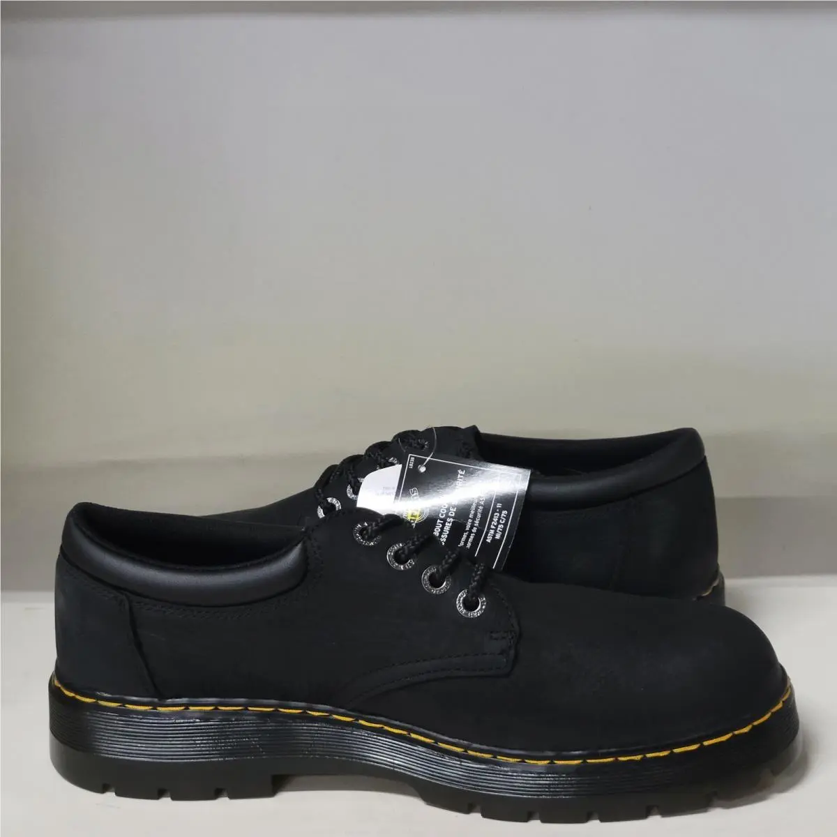 Dr. Martens shoes - Dr Martens Bolt - Bolt - Black 4