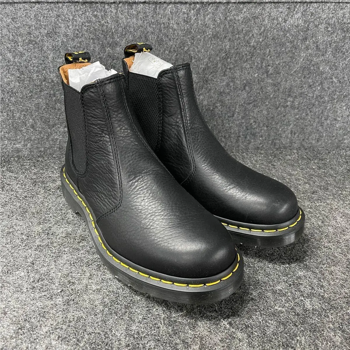 Dr. Martens 2976 Ambassador Leather Chelsea Boots Unisex Size US M6/W7