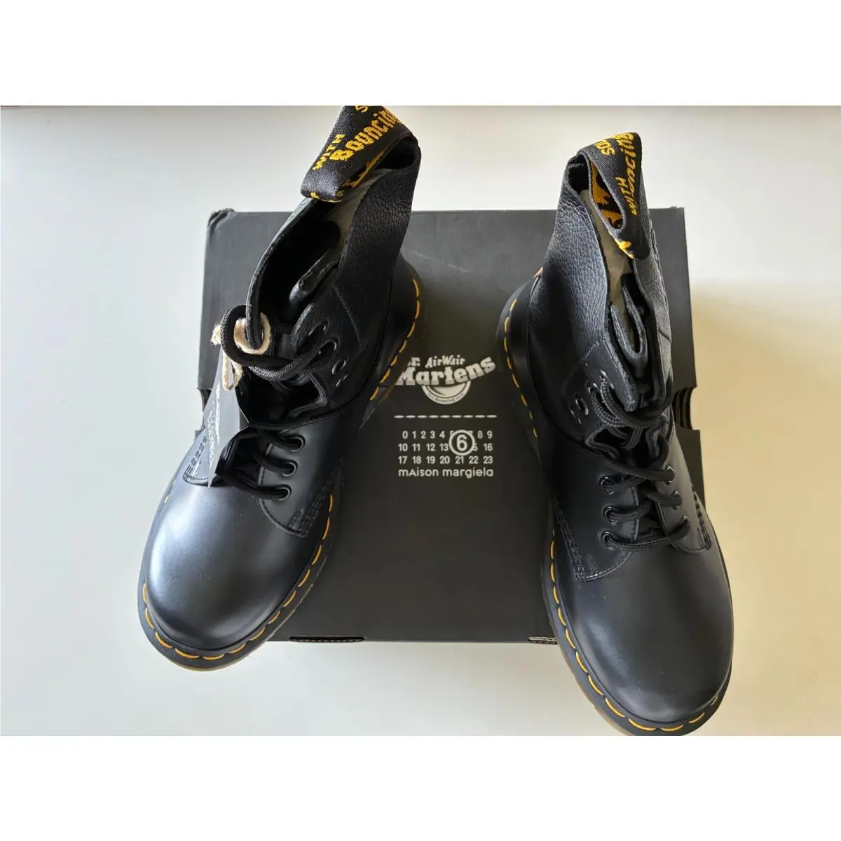 Dr. Martens Airwair 1490 Twist MM6 Men’s 7.5 Leather Lace Up Boots Black