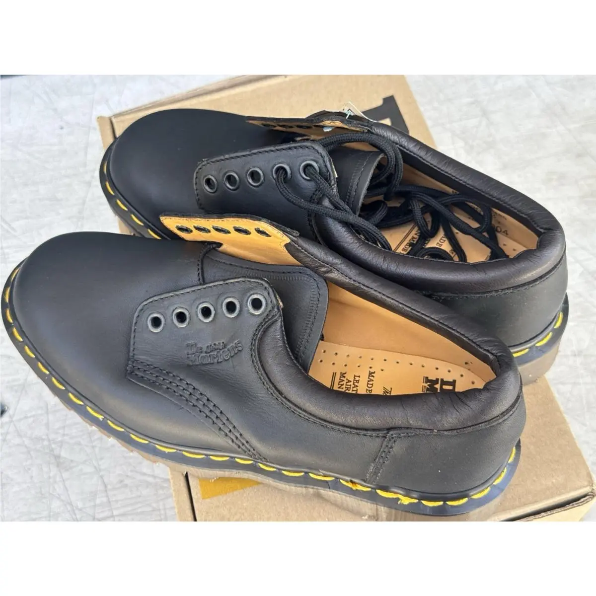 Dr. Martens shoes - Dr. Doc Martens AirWair Greasy - Black 2