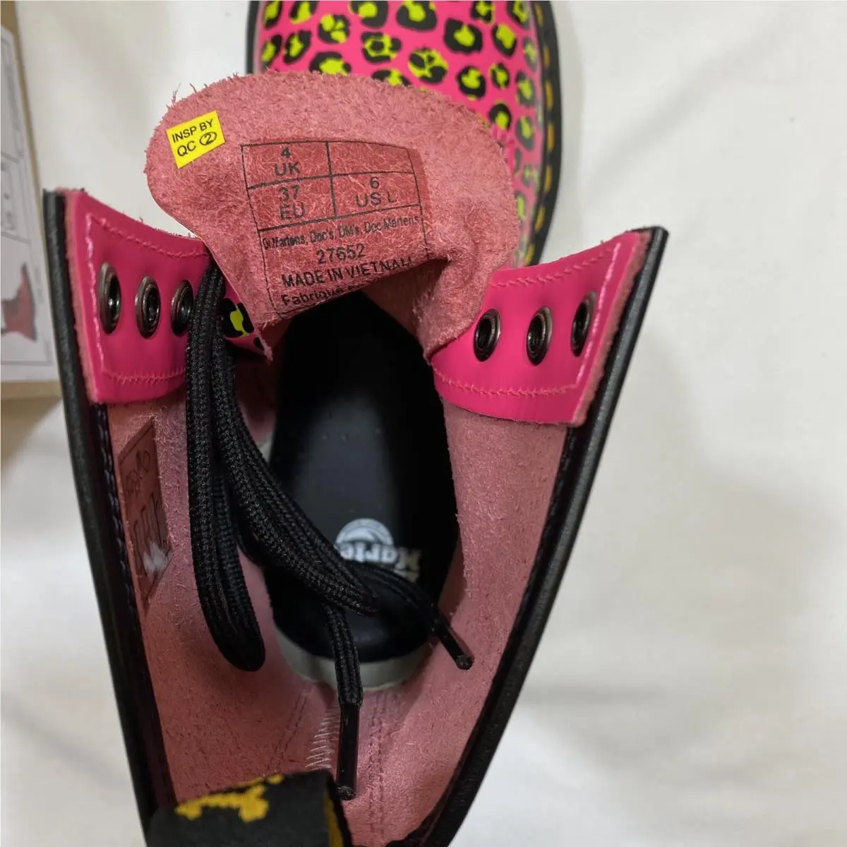 Dr. Martens shoes - 1460 Water Repellent Leather - Water Repellent Leather - Pink 6