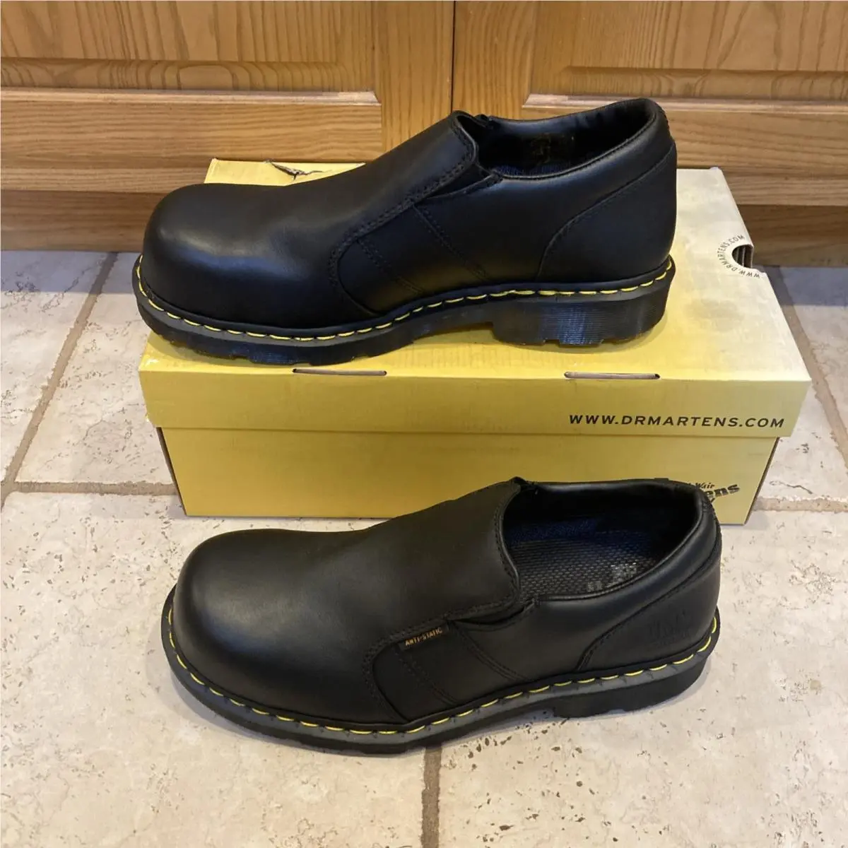 Dr. Martens shoes - Dr. Martens Resistor ST ESD - Black 1