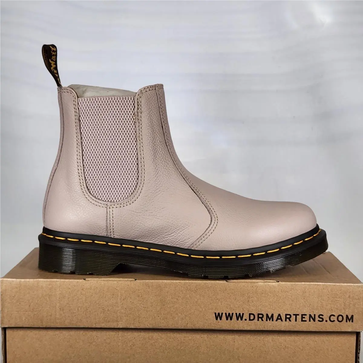 Size 9 Dr Martens 2976 Virginia Leather Chelsea Boot Vintage Taupe Women Lug Sol