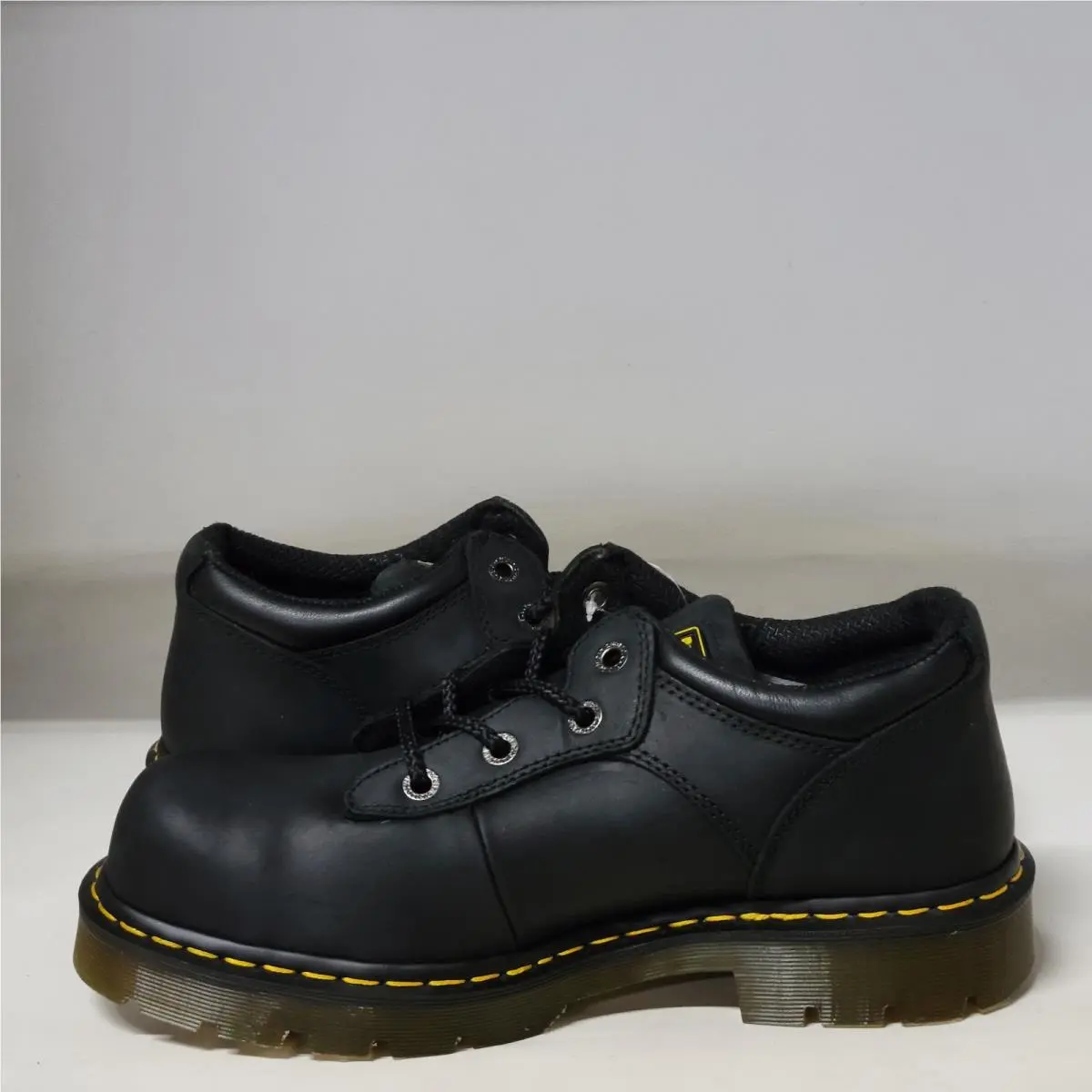 Dr. Martens shoes - Dr Martens Naseby - Naseby - Black 5