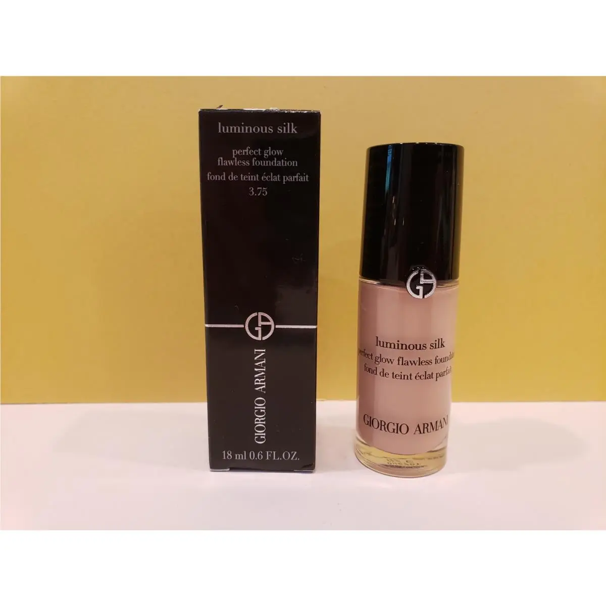 Giorgio Armani Luminous Silk Perfect Glow Flawless Foundation Travel 3.75 Box