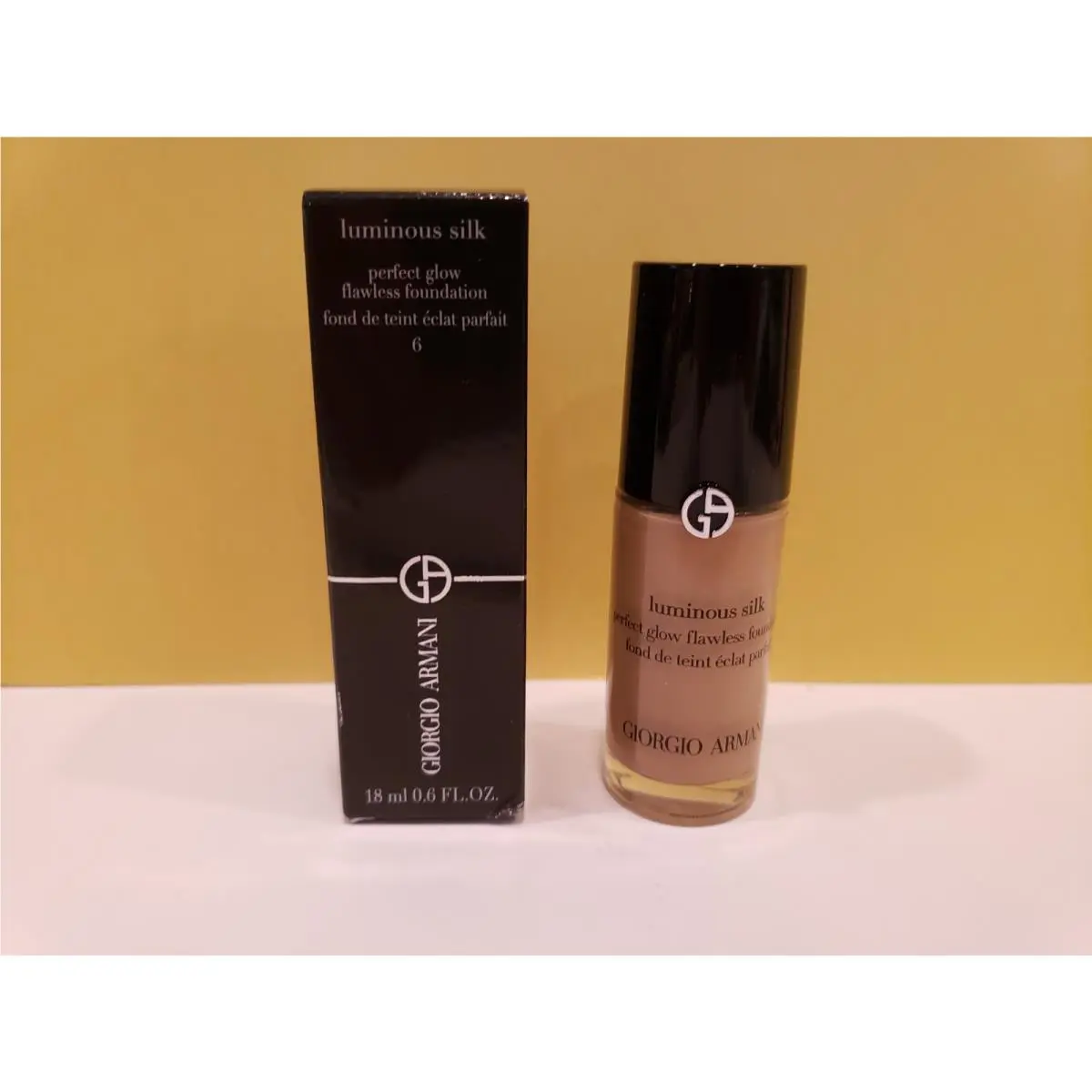 Giorgio Armani Luminous Silk Perfect Glow Flawless Foundation Travel 6 - Box