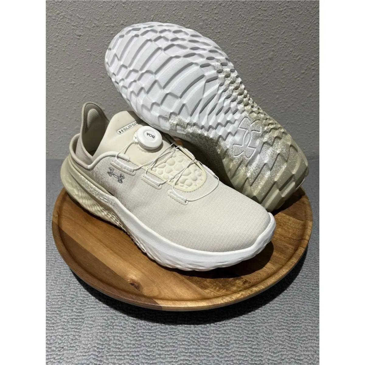 Mens Size 9- Under Armour Slipspeed Mega Fade Beige