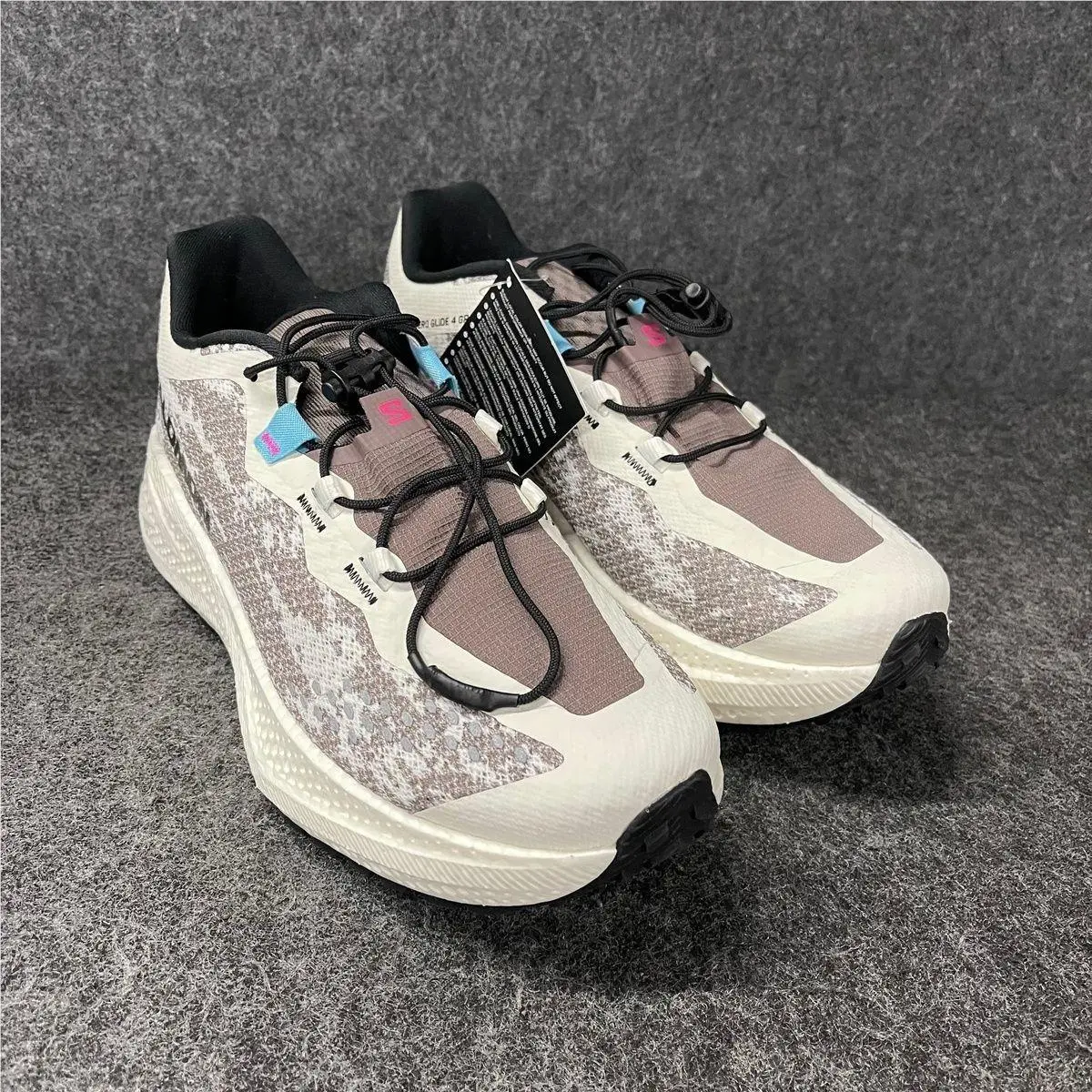Salomon Aero Glide 4 Gravel Running Shoes Men`s Size US 8 Vanilla