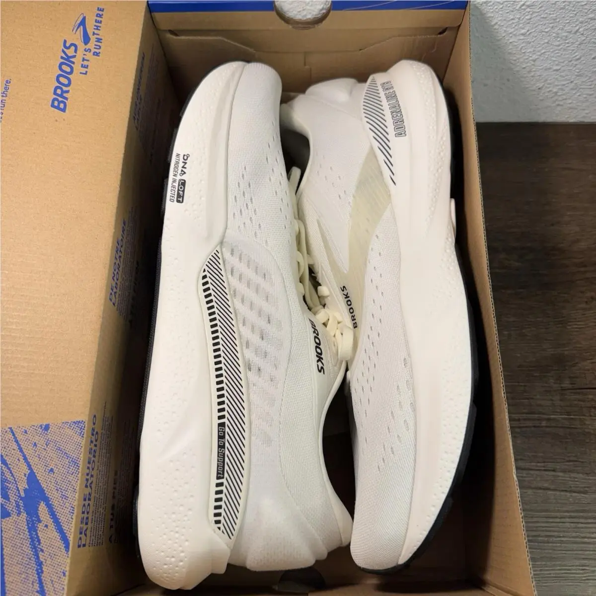Brooks shoes - Brooks Adrenaline GTS 24 - Adrenaline GTS - 110437 1D 137 - White 1