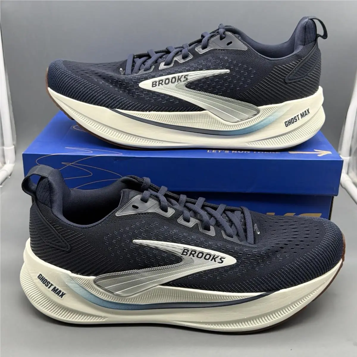 Brooks Ghost Max 4 Mens 12.5 2E Wide Running Training Walking Shoes Navy White
