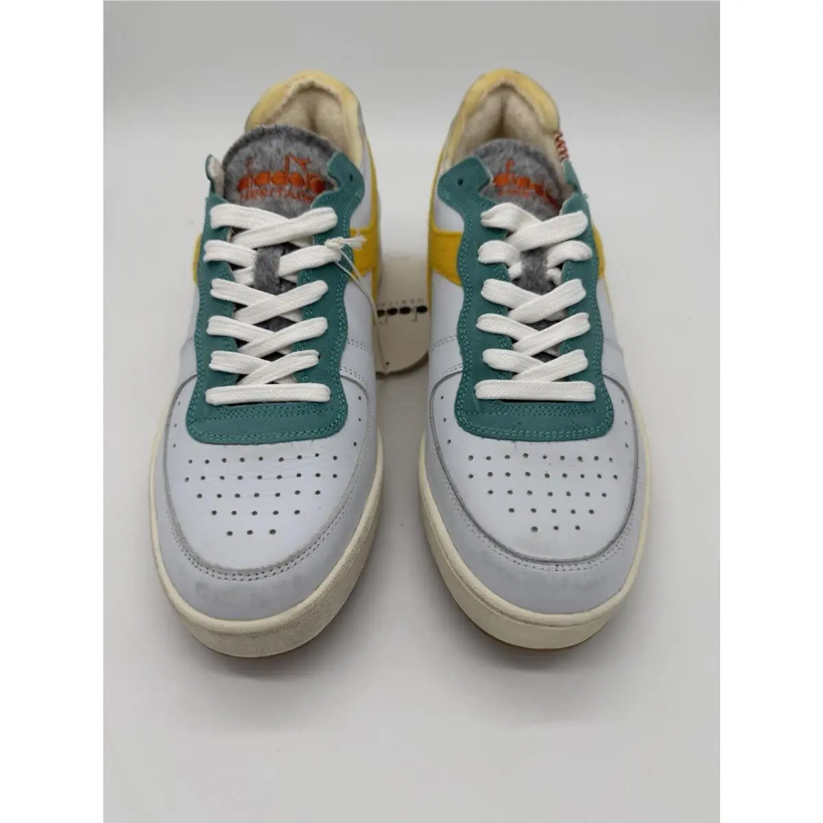 Size 10.5 Mens Diadora MI Basket Row Cut Tennis 178541 c9158