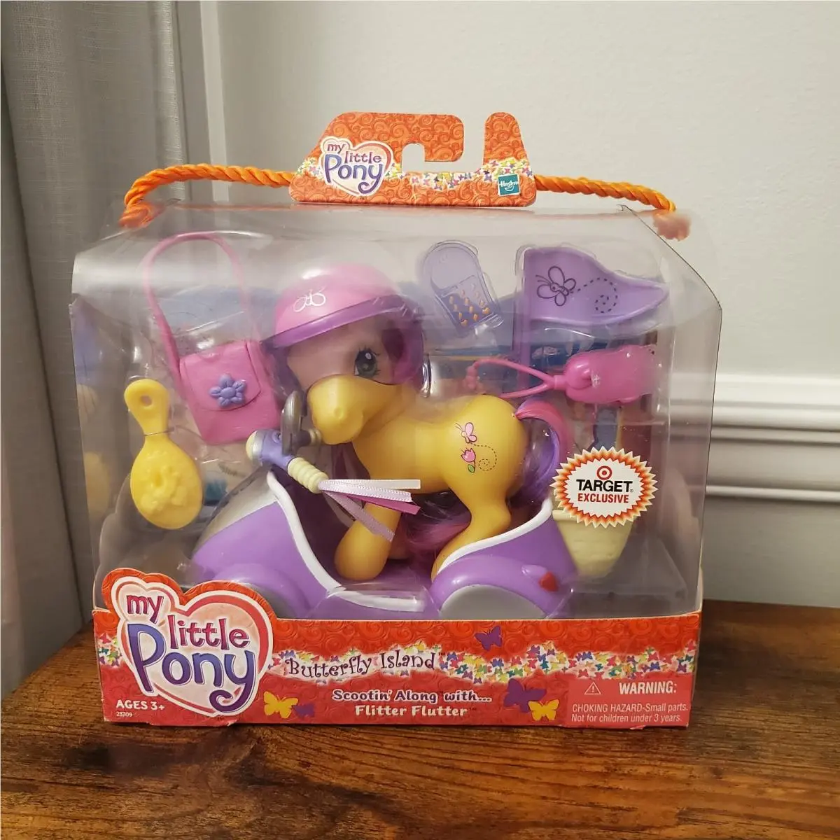 MY Little Pony Scootin` Along W/ Flitter Flutter Butterfly Island Target 2004