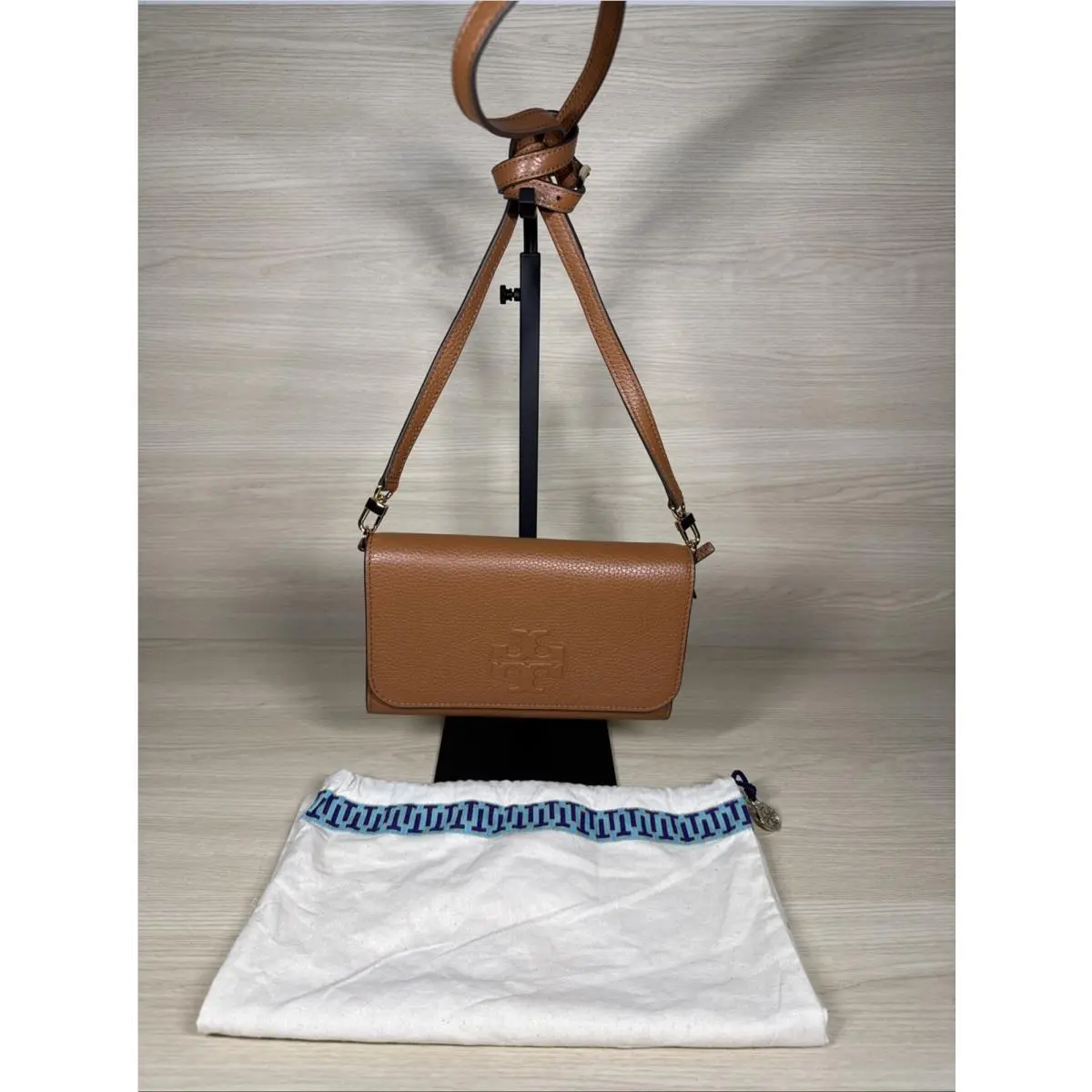 Tory Burch Pebbled Leather Camel Wallet Crossbody Gold Hardware Adjust Strap