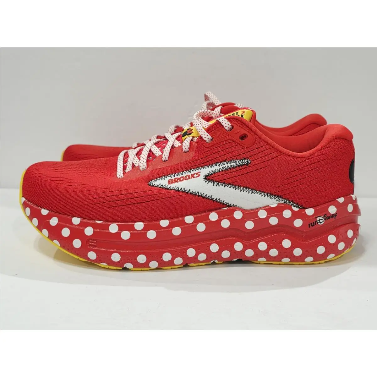 Brooks shoes - Brooks Ghost Max 2 Minnie Mouse - 110507 2E 608 - Multi-Color (UPC: 195394710151) 5