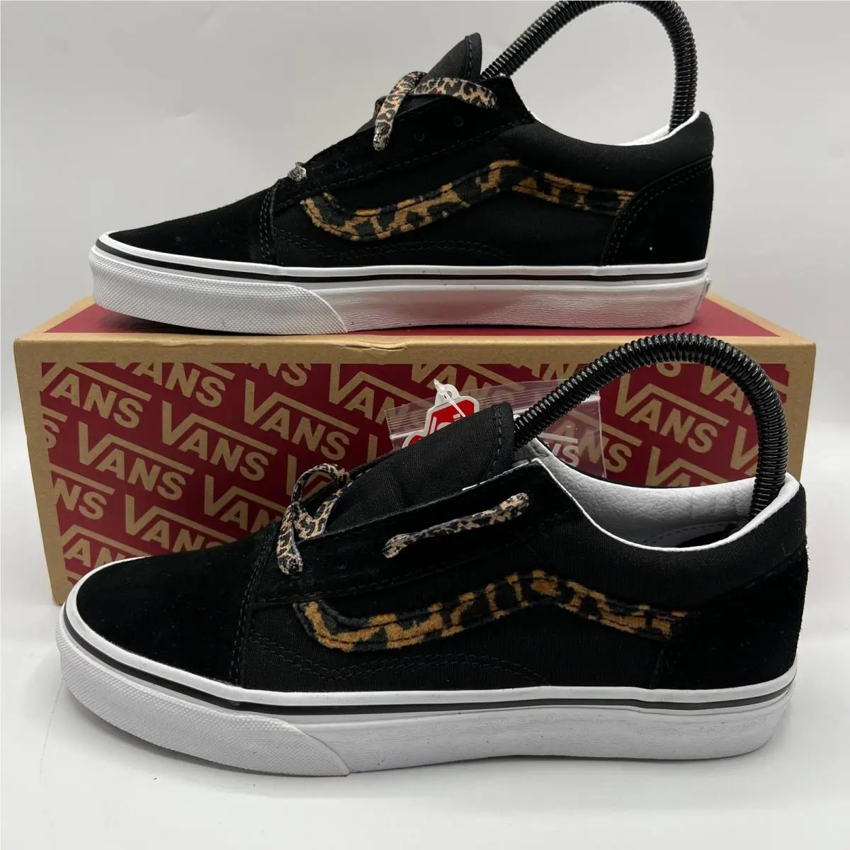 Old Skool Black Sneakers Size 5.5Y/7 Women`s Leopard Shoes VN0A4uHZNUO by Vans