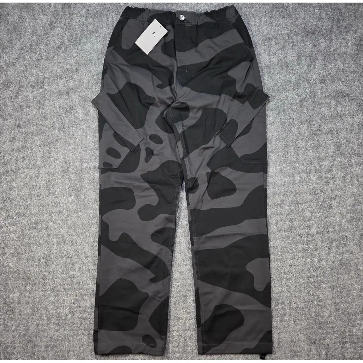 Nike Air Jordan Essentials Cargo Pants Black Camo FD7455-070 Men’s Size S Small