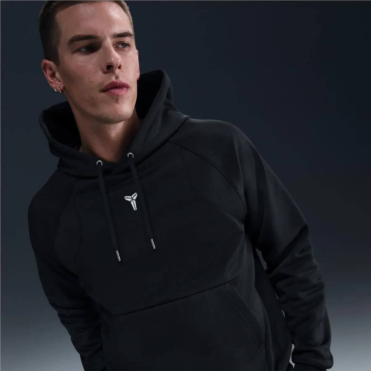 Nike Kobe Black/black/white HJ8109-010 Therma-fit Men`s Pullover Hoodie