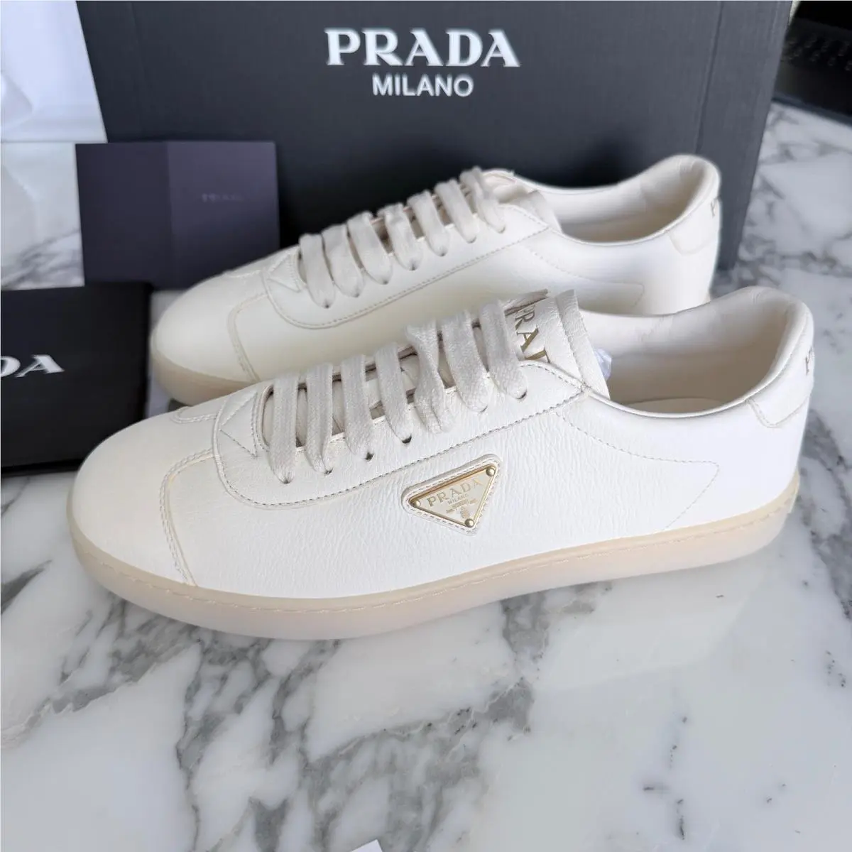 Prada Downtown White Pebbled Leather Men`s Sneakers 2EE394 UK 6.5