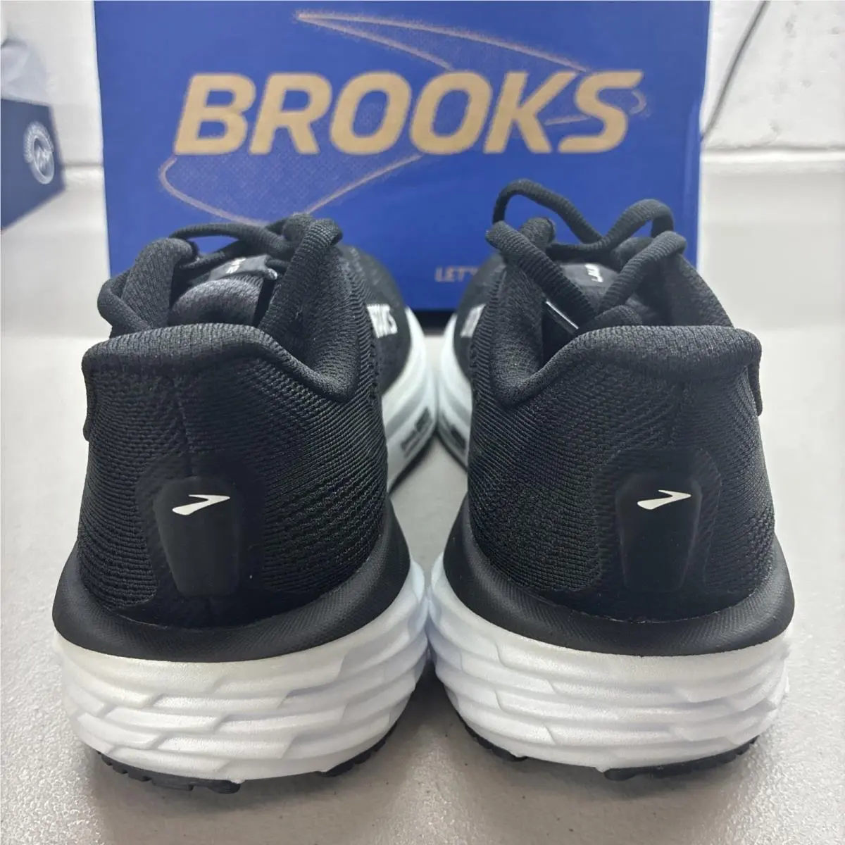 Brooks shoes - Brooks Launch 12 - Launch - 1204711B090 - Black, Gray, White 2