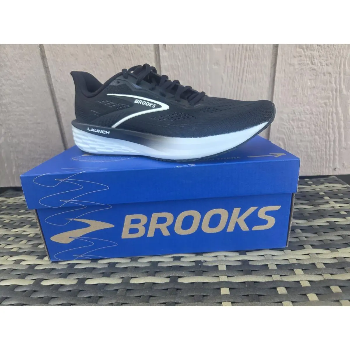 Brooks Launch 12 Women`s Run and Walk Sneakers Sz 8.5 US