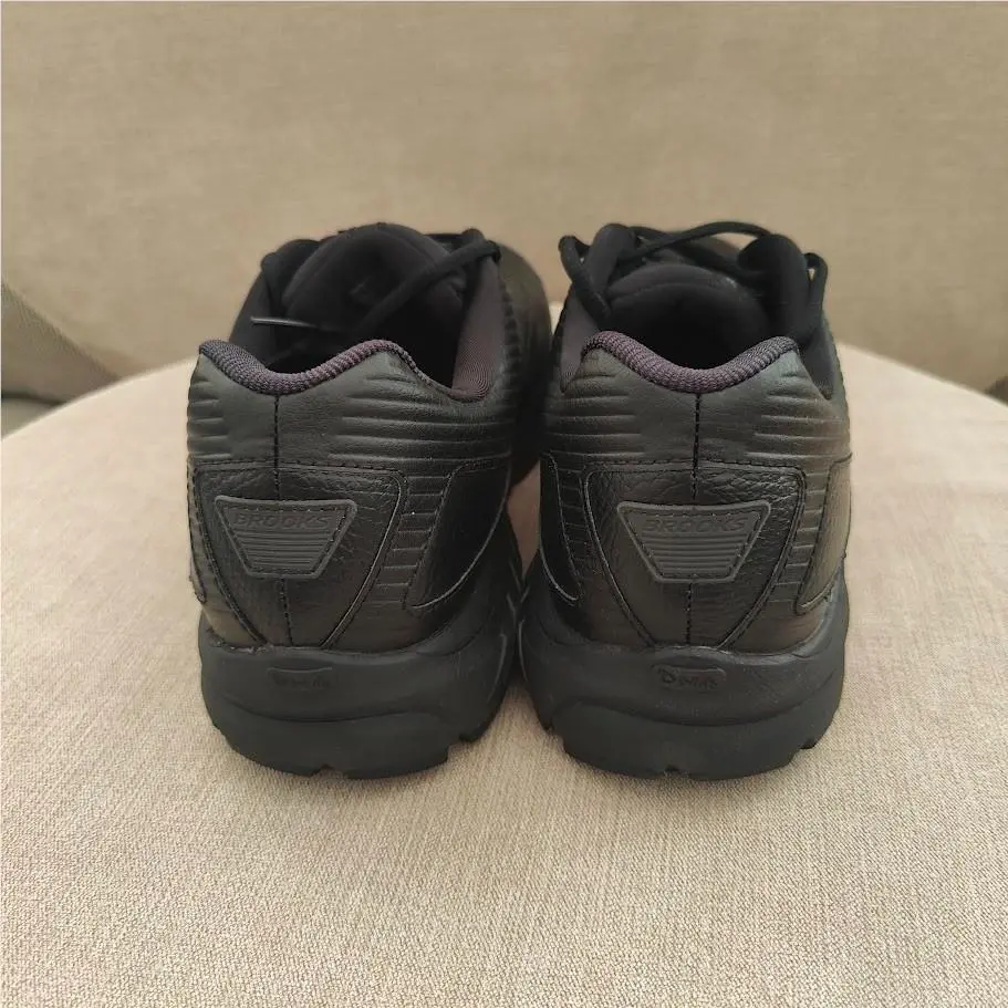 Brooks shoes - 1103181B072 - 110318 1B 072 - Black (UPC: 190340568909) 0
