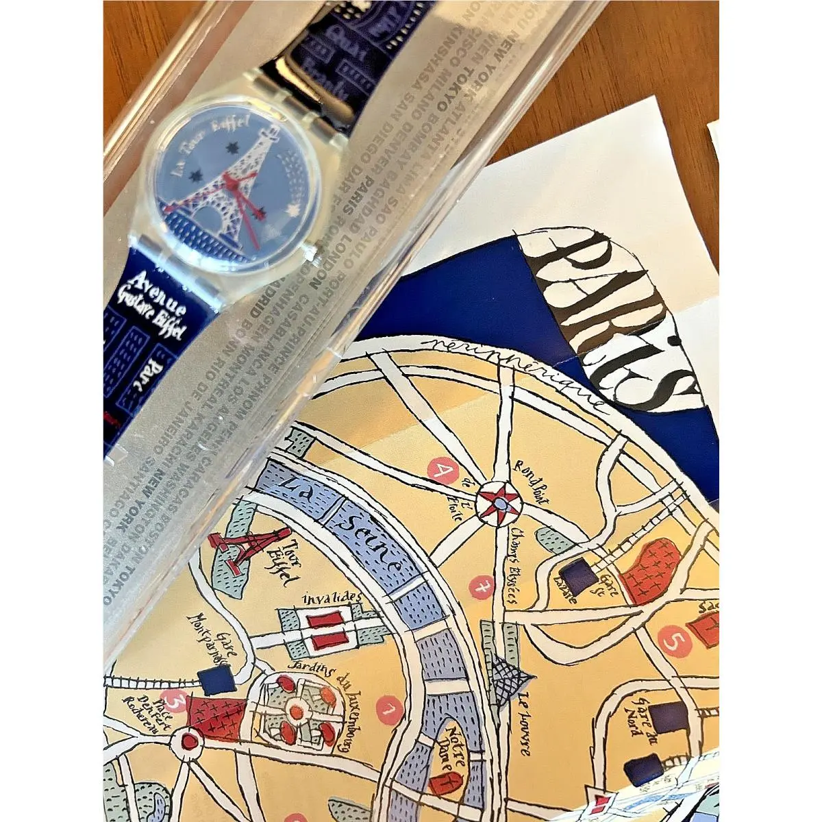 Swatch - 1998 - GK276 - Titi Parisien -by Jacques Benoit - with Map Papers