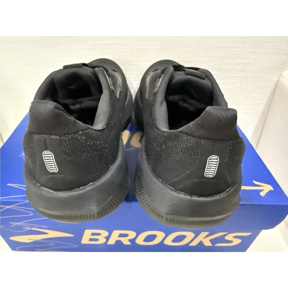 Brooks shoes - Brooks Revel 9 - Revel - Black 5