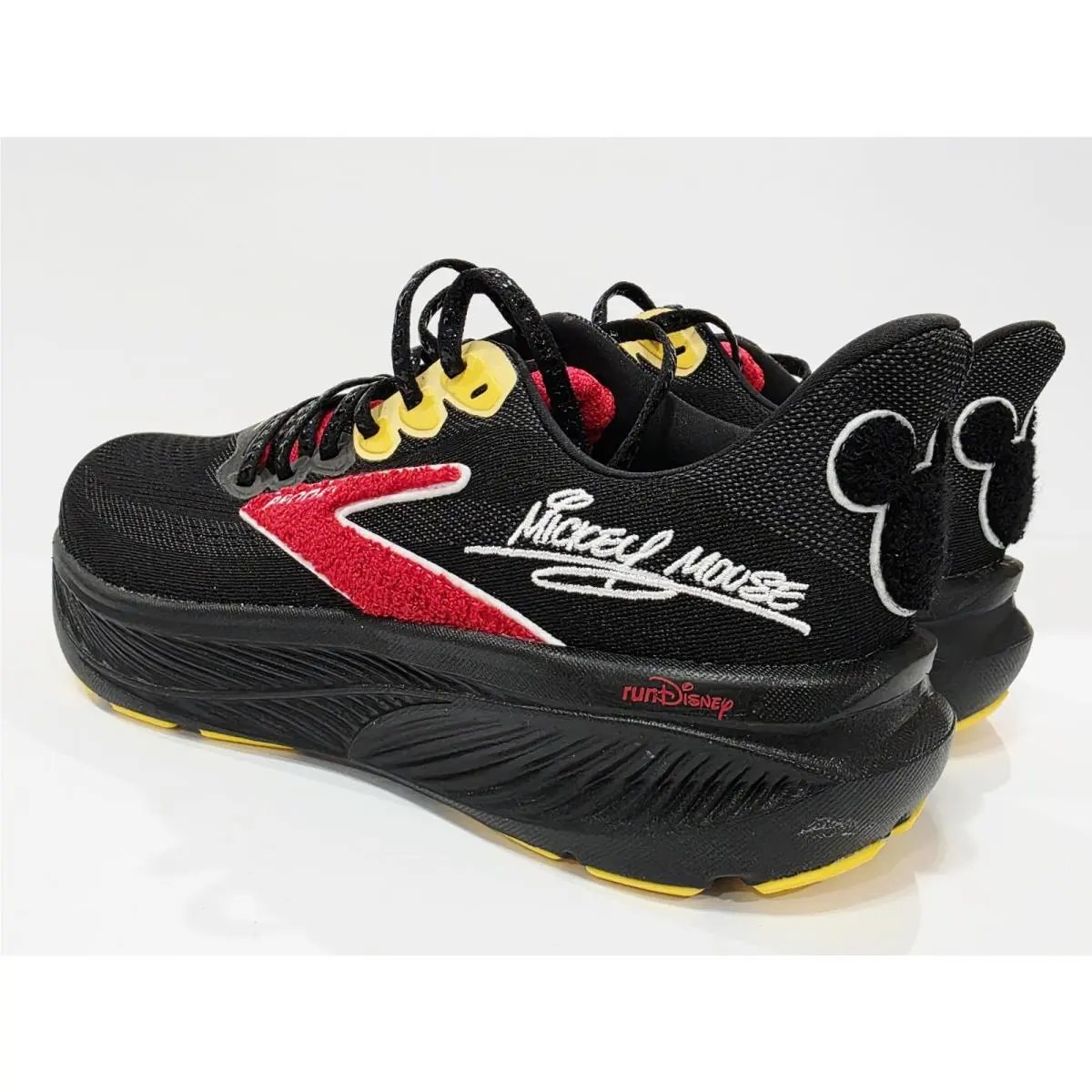 Brooks shoes - Brooks Ghost 17 MICKEY MOUSE RunDisney 2026 - Black/White/Red (UPC: 195394831375) 8