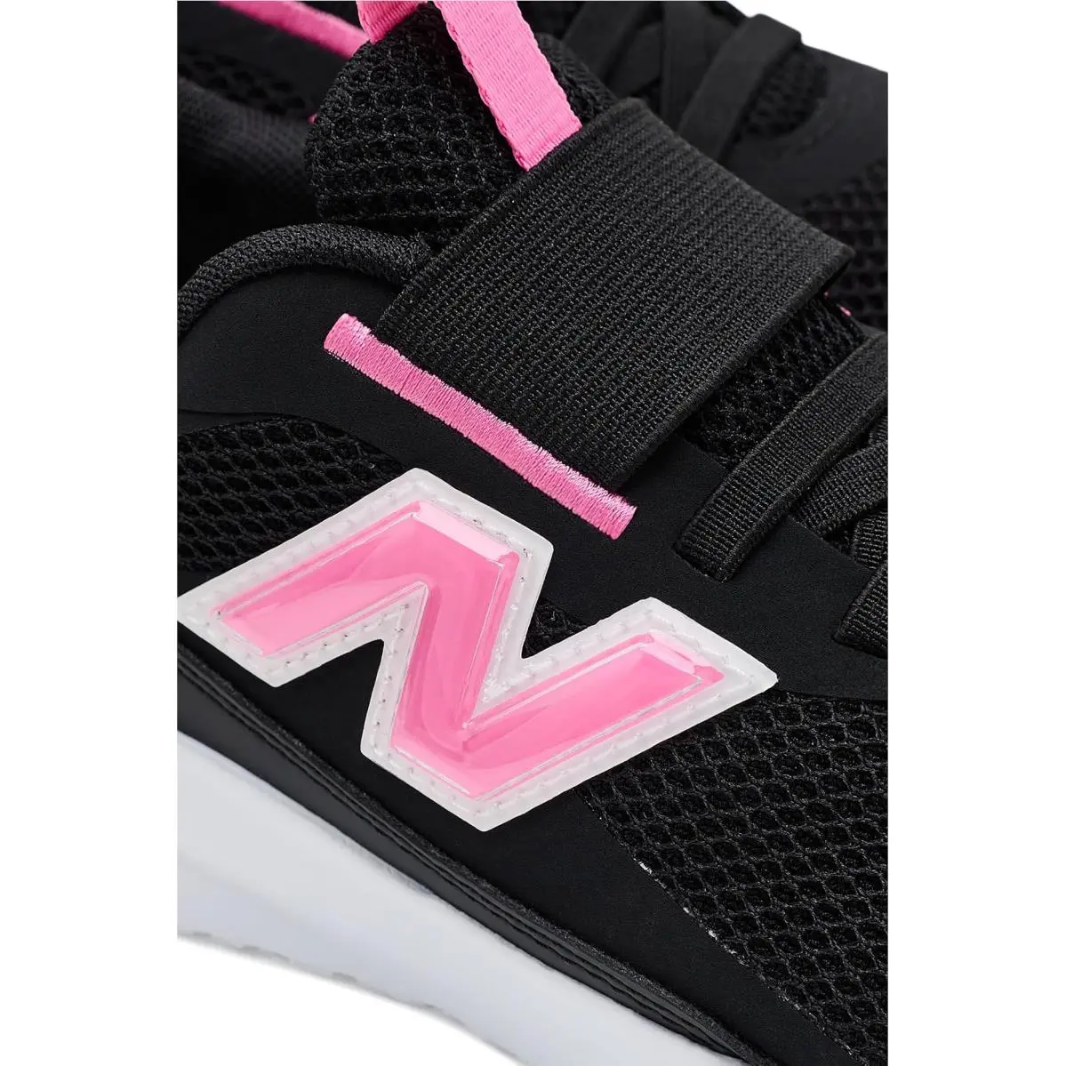 New Balance shoes - Black/Signal Pink 4