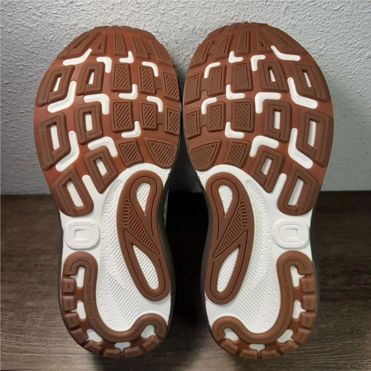 Brooks shoes - Brooks Adrenaline GTS 24 - Adrenaline GTS - 1104371D195 - Gray 6