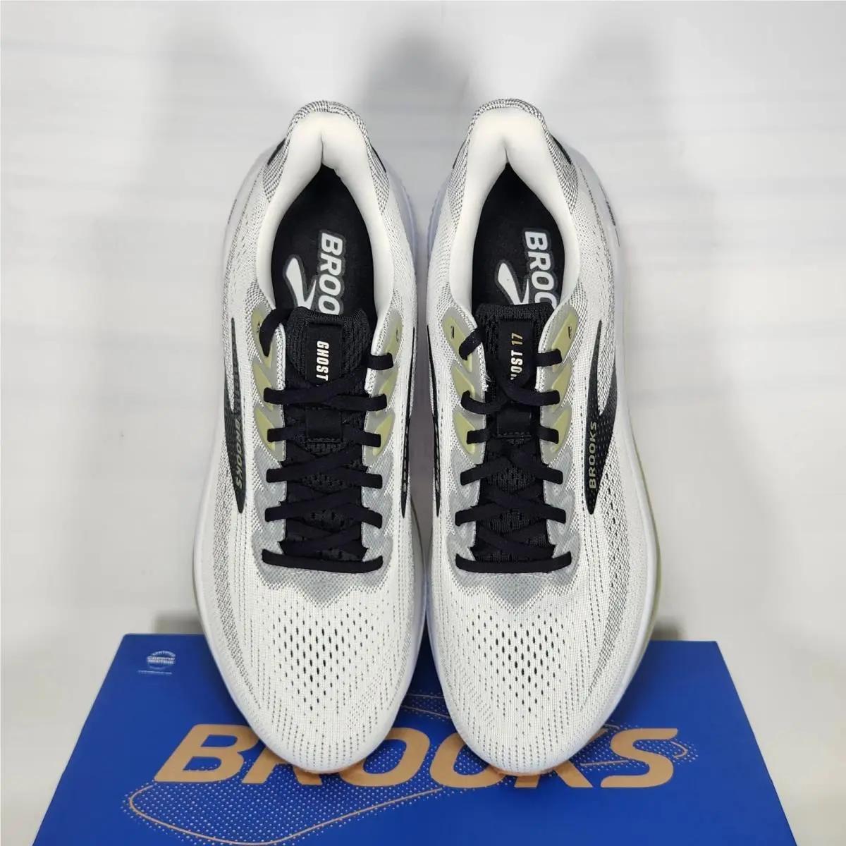 Brooks shoes - Brooks Ghost 17 - Ghost - White 1