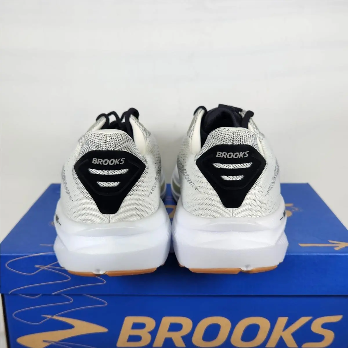 Brooks shoes - Brooks Ghost 17 - Ghost - White 2