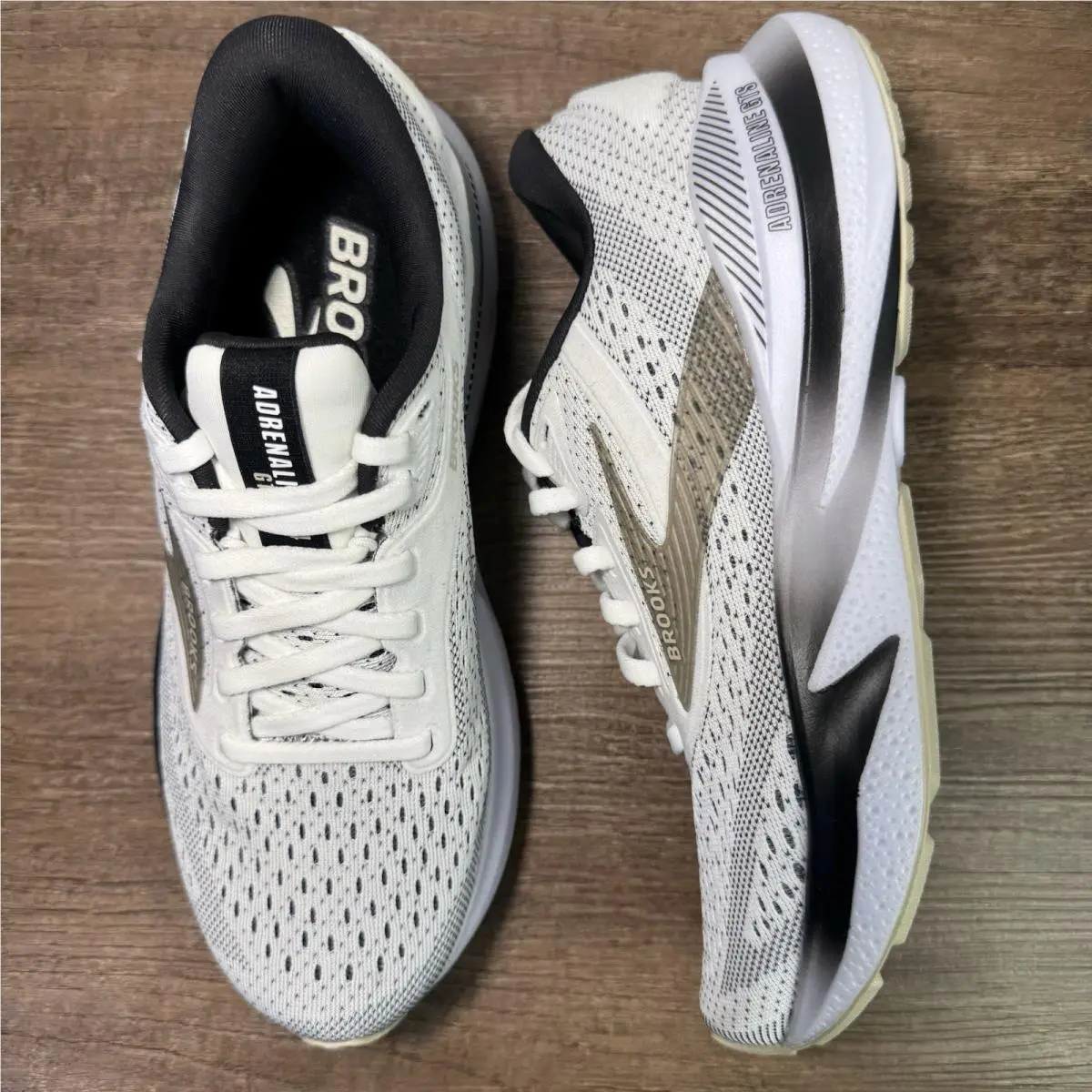 Brooks Adrenaline Gts 24 ‘white/pelican’ Women’s Size 6 Running 1204261B126
