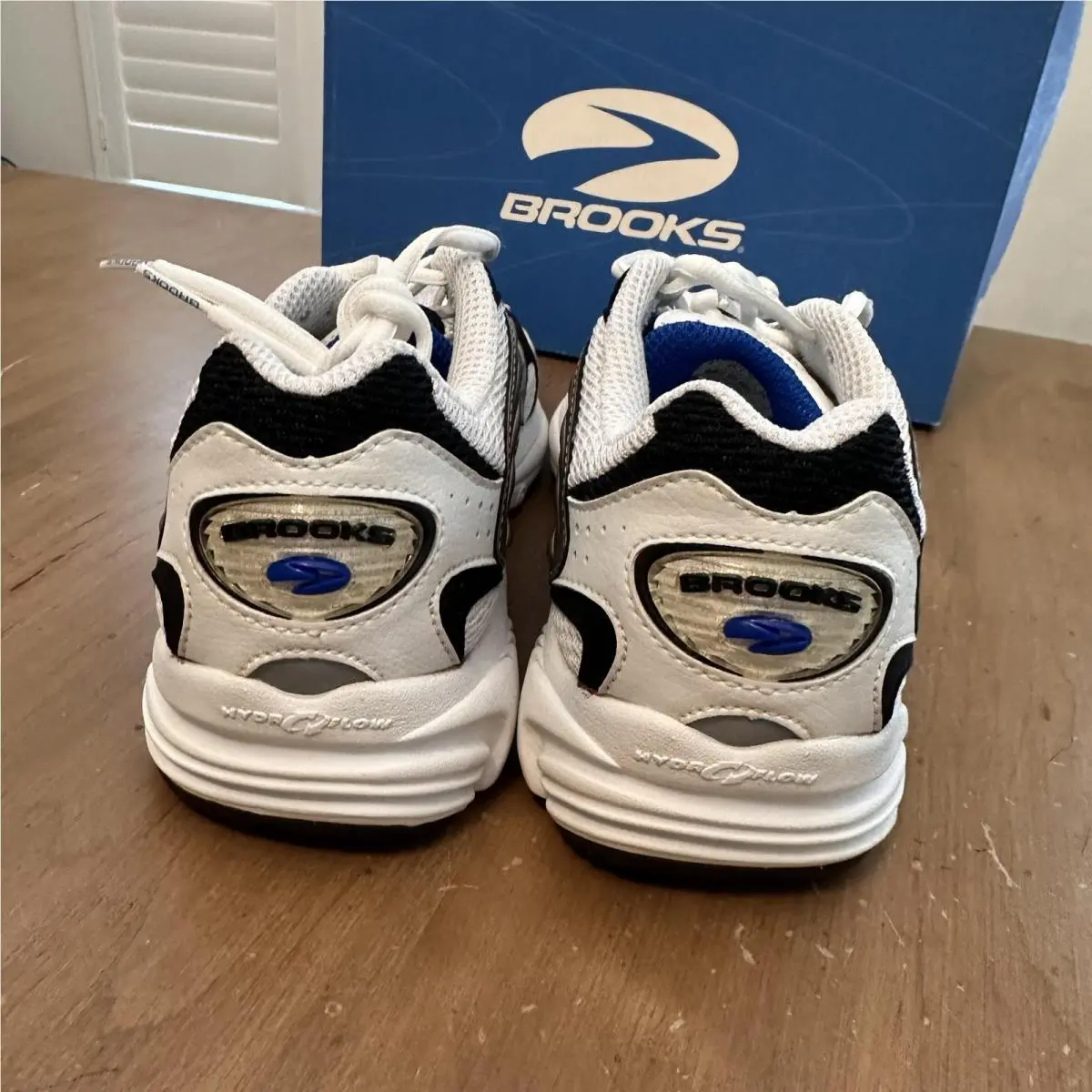 Brooks shoes - Brooks Dyad 3 - Dyad - 41160 141 - White 4