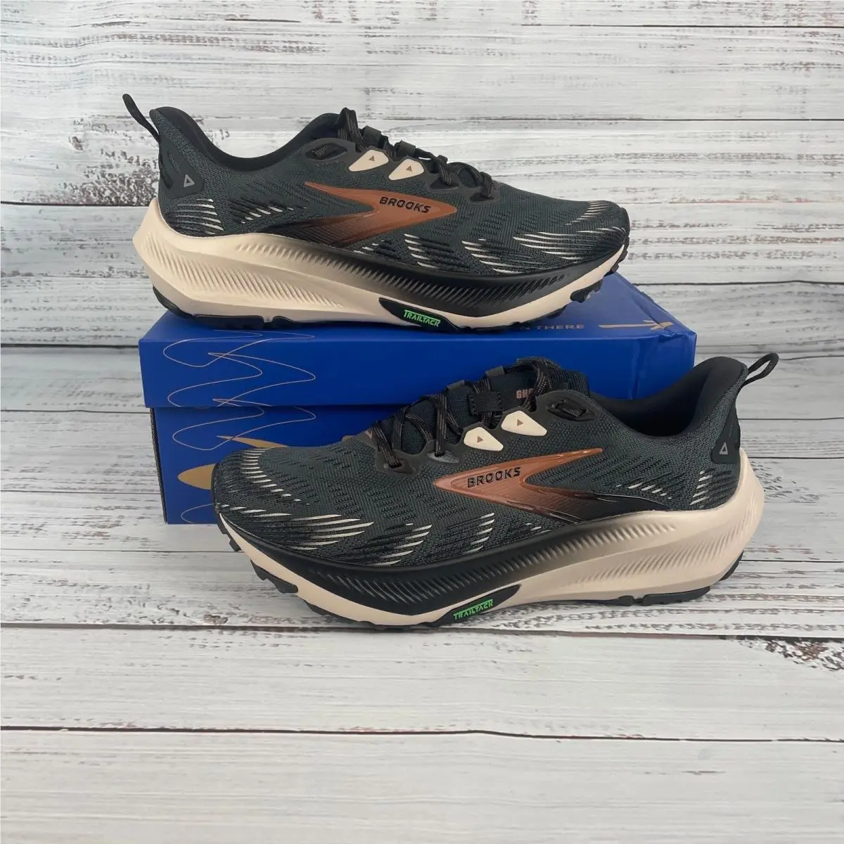 Brooks Ghost Trail Mens Sz 9D Trail Running Shoes Ebony Black Clove