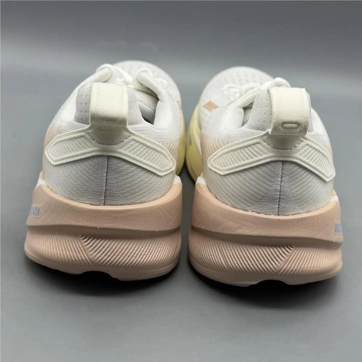 Brooks shoes - Ghost Max 4 - Ghost Max - 1204861B173 - Multicolor (UPC: 0195394889314) 2