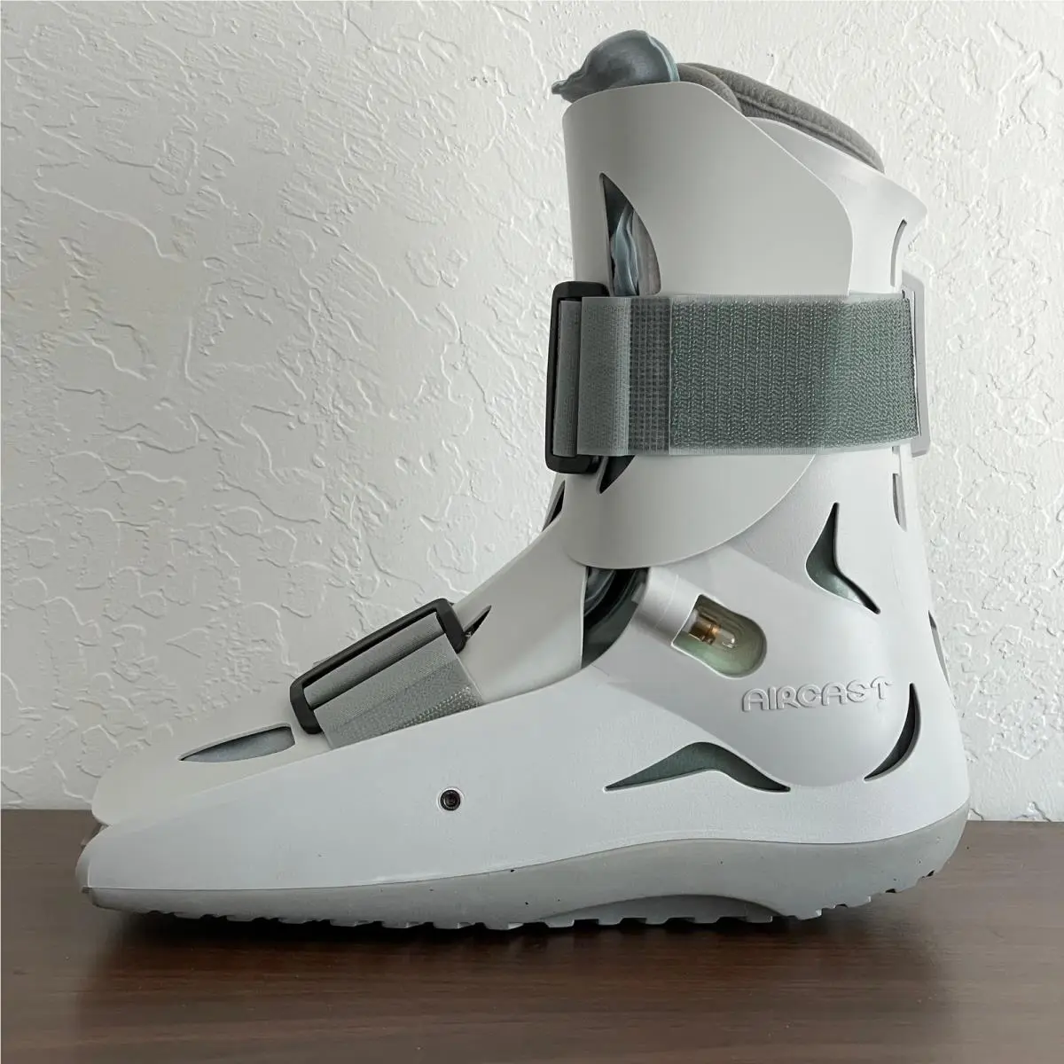 Aircast SP Walker 01A-L Large Walking Boot Brace Pump