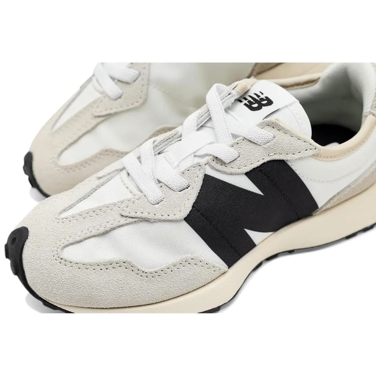 New Balance shoes - Black/White 39