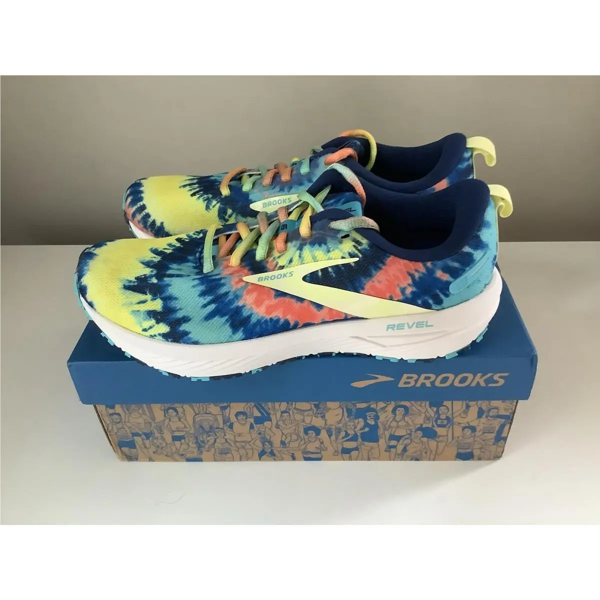 Brooks Revel 6 Tie Dye Women`s Running Shoes - Multicolor - Sz 9