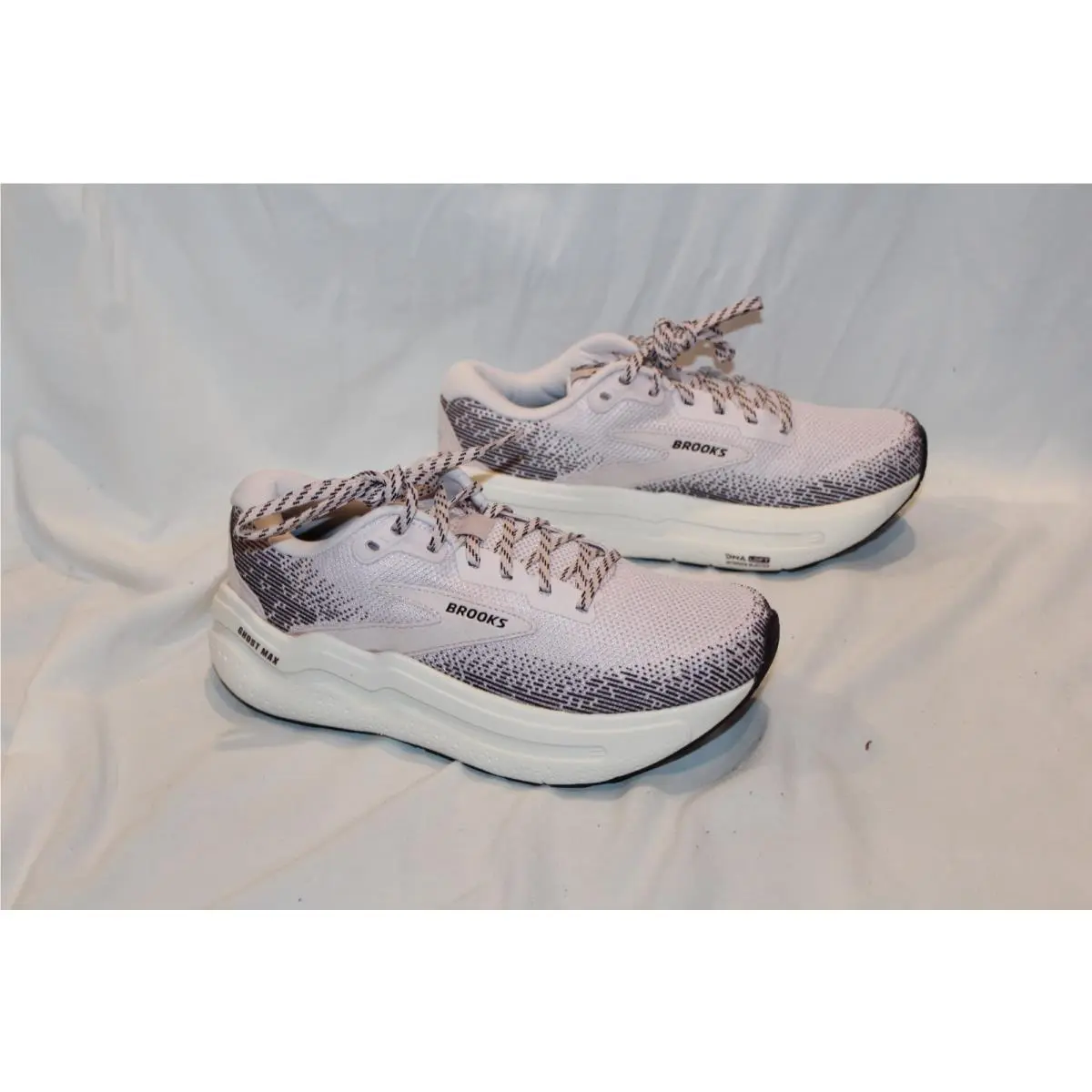 Brooks shoes - Brooks Ghost Max - Ghost Max - Purple 1