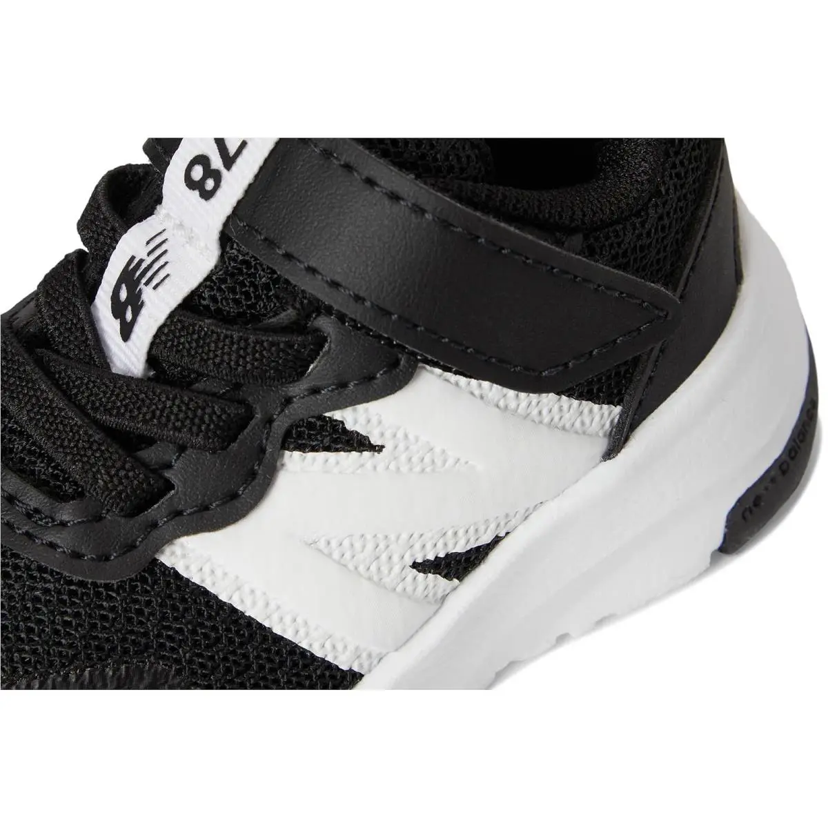 New Balance shoes - Black/White 11