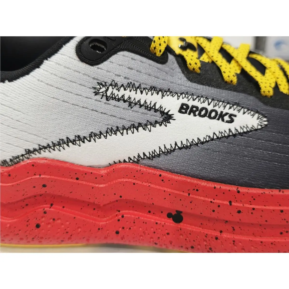 Brooks shoes - Ghost Max 2 Mickey Mouse - 110506 1D 695 - Multicolor (UPC: 195394706246) 12