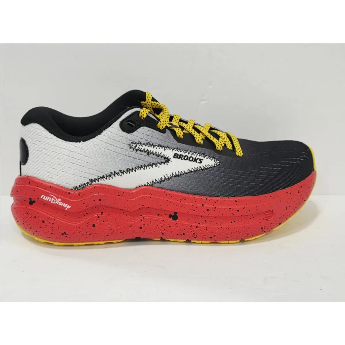 Brooks shoes - Ghost Max 2 Mickey Mouse - 110506 1D 695 - Multicolor (UPC: 195394706246) 15