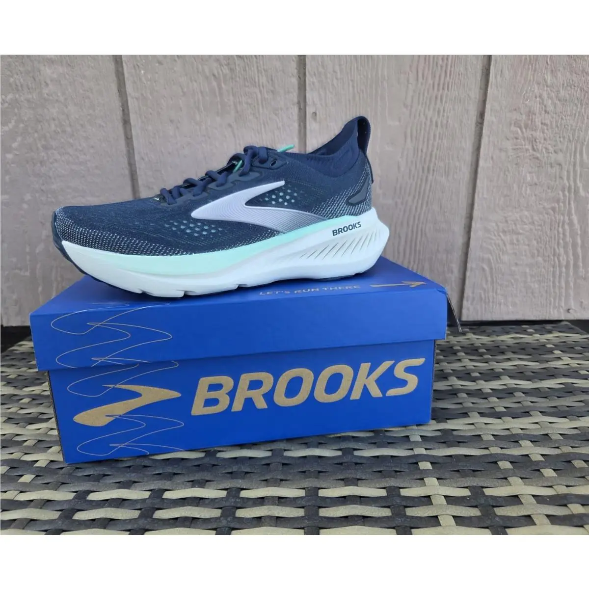 Brooks Glycerin 23 Women`s Run and Walk Sneakers Sz 6.5 US 37.5 Euro