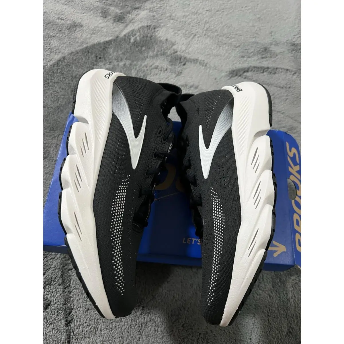 Brooks Glycerin Flex Woman’s Size 9B Black/white 120467 1B 087